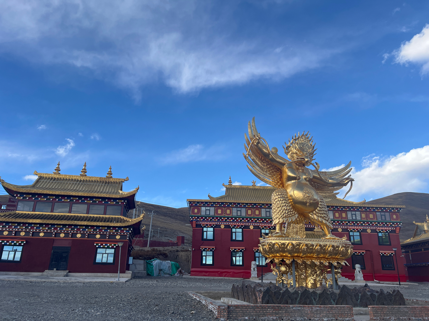 华智仁波切驻锡地格贡寺实景照片