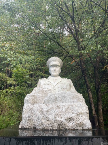 白连友烈士塑像