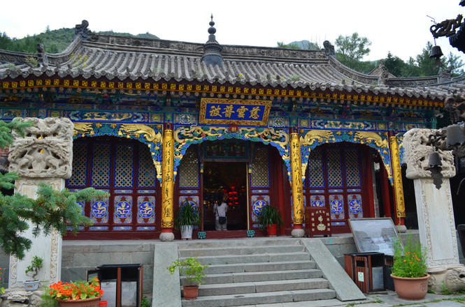 五台山风景名胜区龙泉寺实景照片