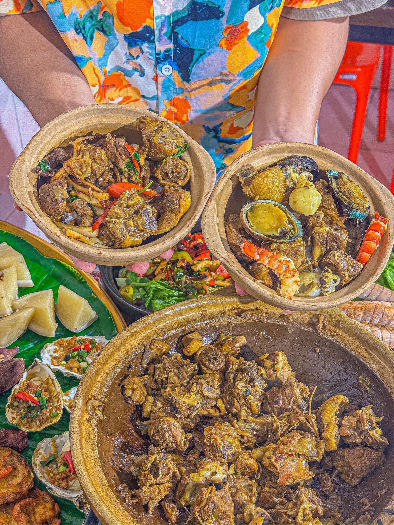 虎妞香草鸭·海鲜砂锅簸箕大排档