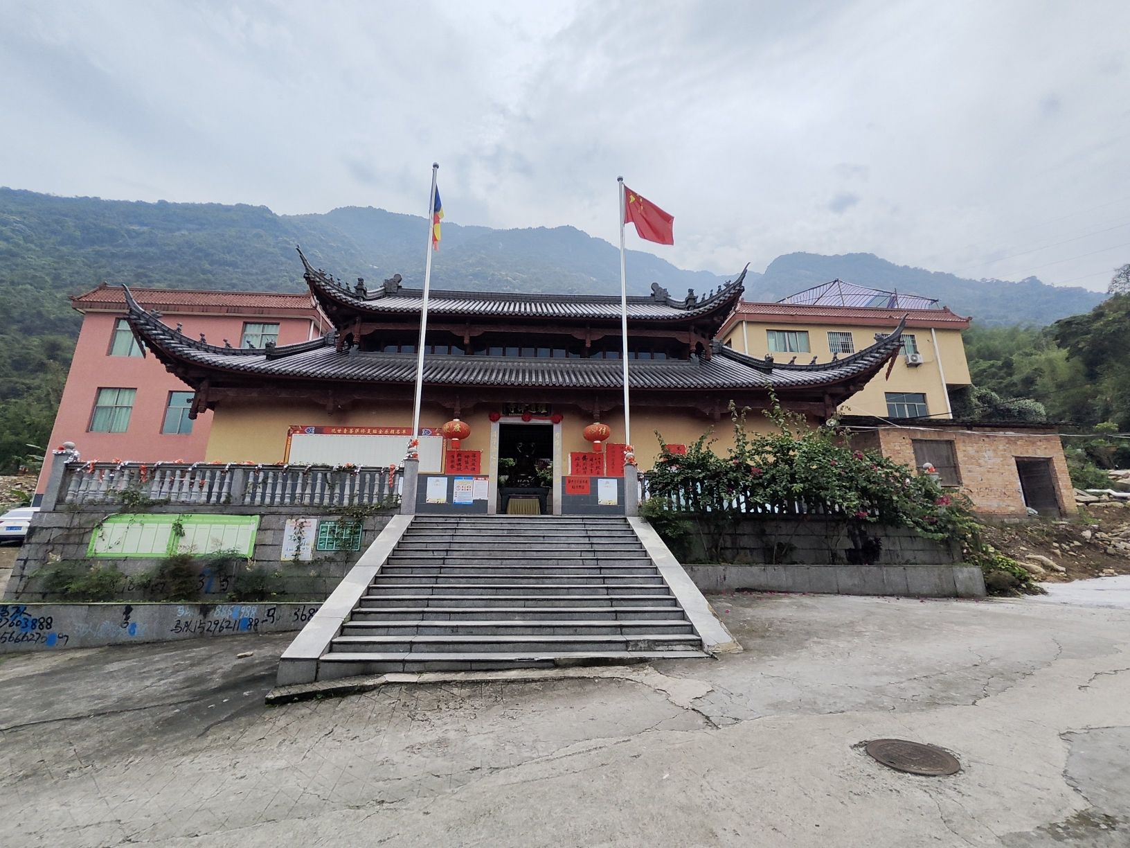 耀通寺实景照片