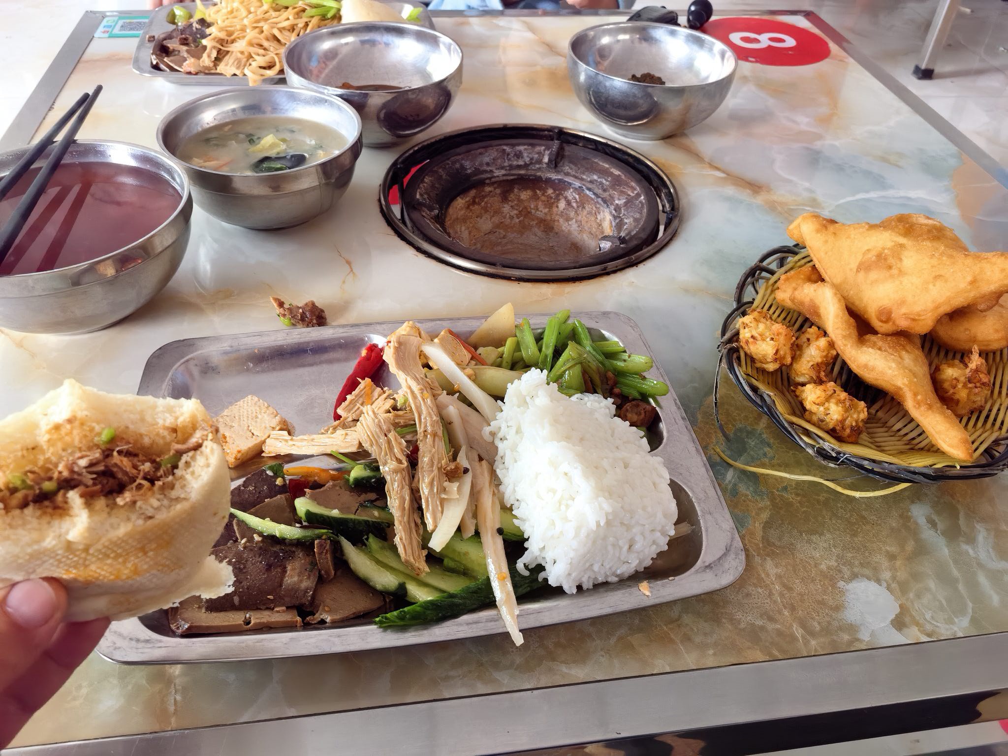 小李劲饱吃
