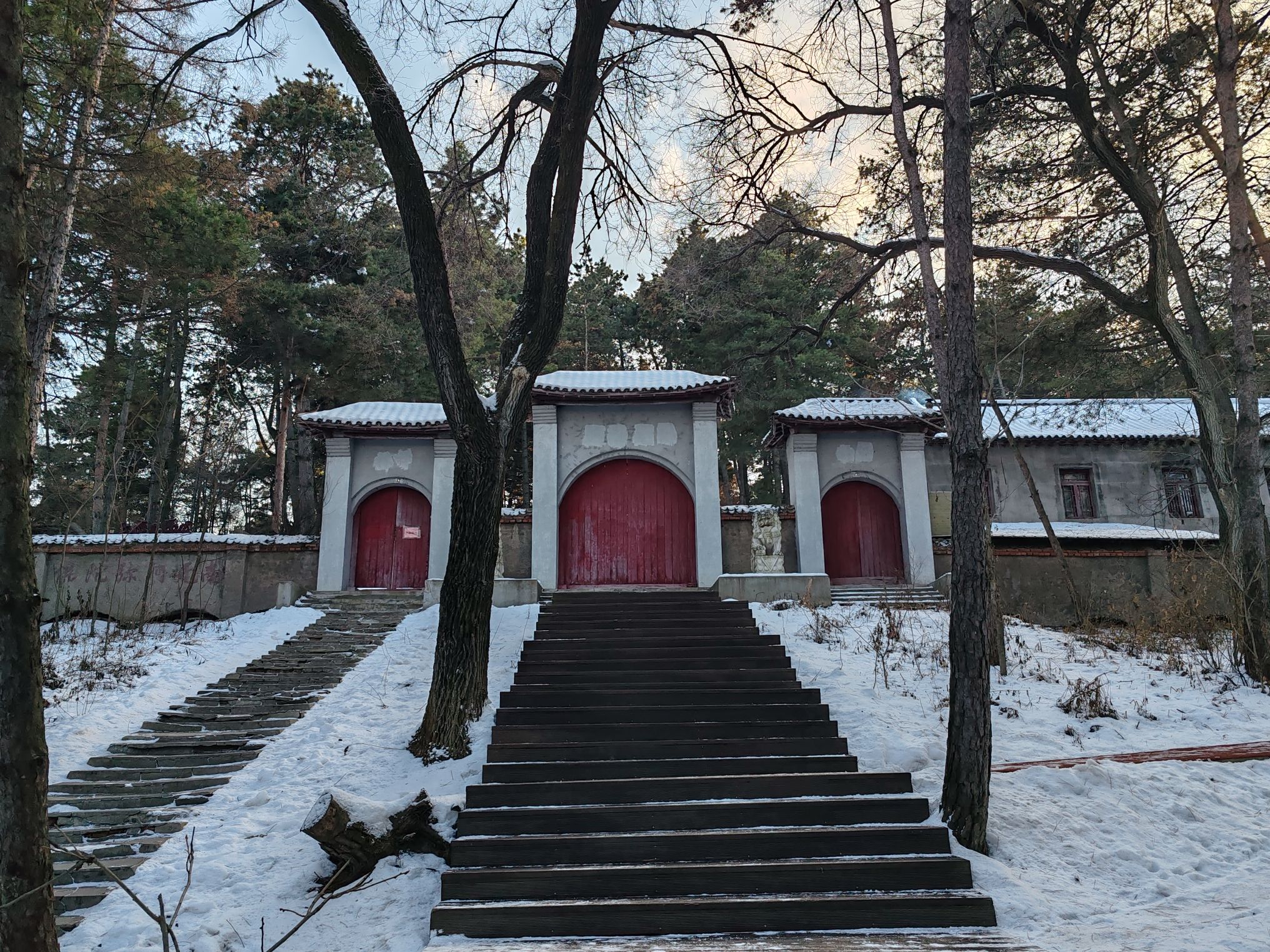 南照山庙实景照片