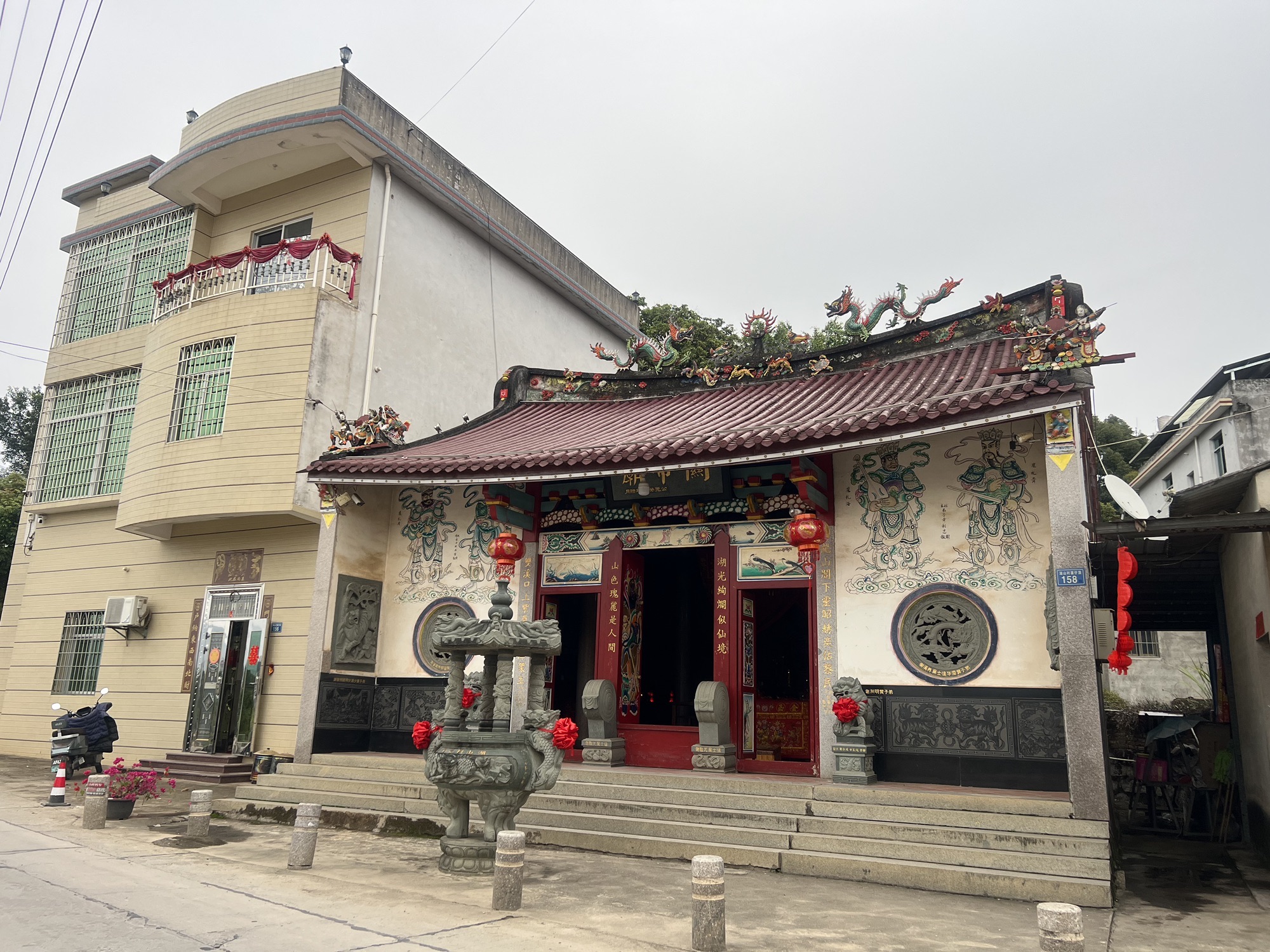 湖山关帝庙实景照片