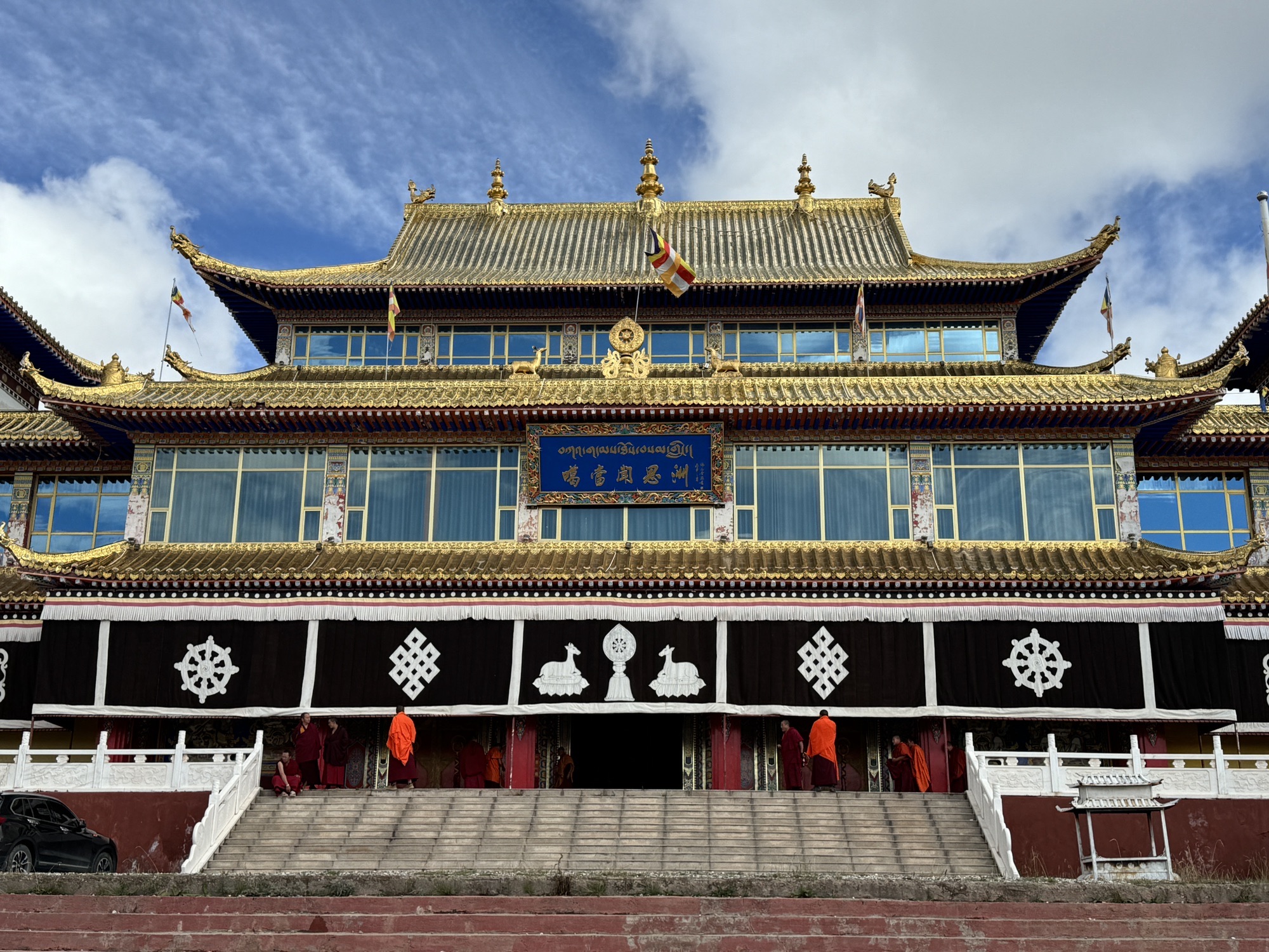 喇日寺大经堂实景照片