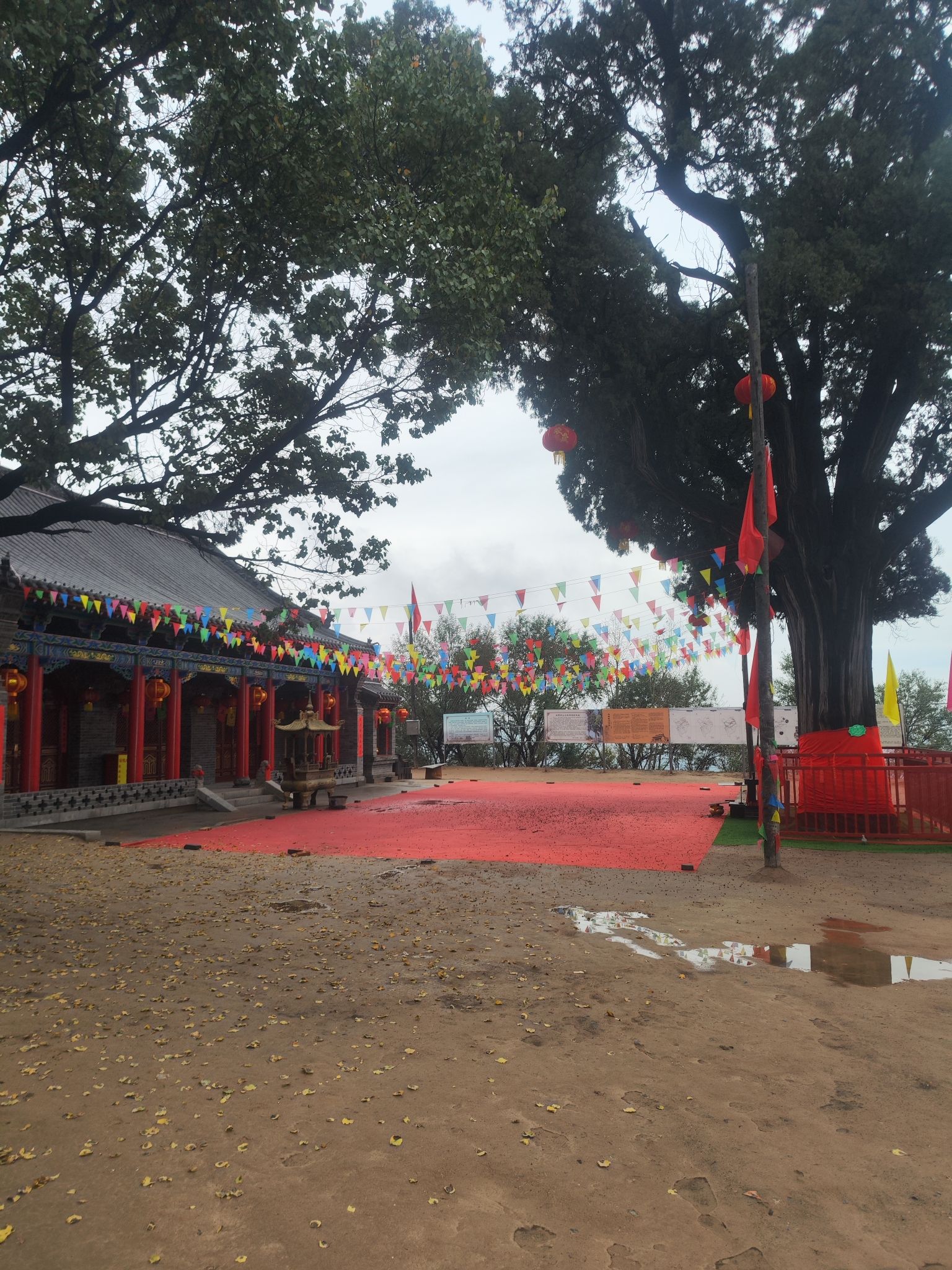 应雨神山道观实景照片