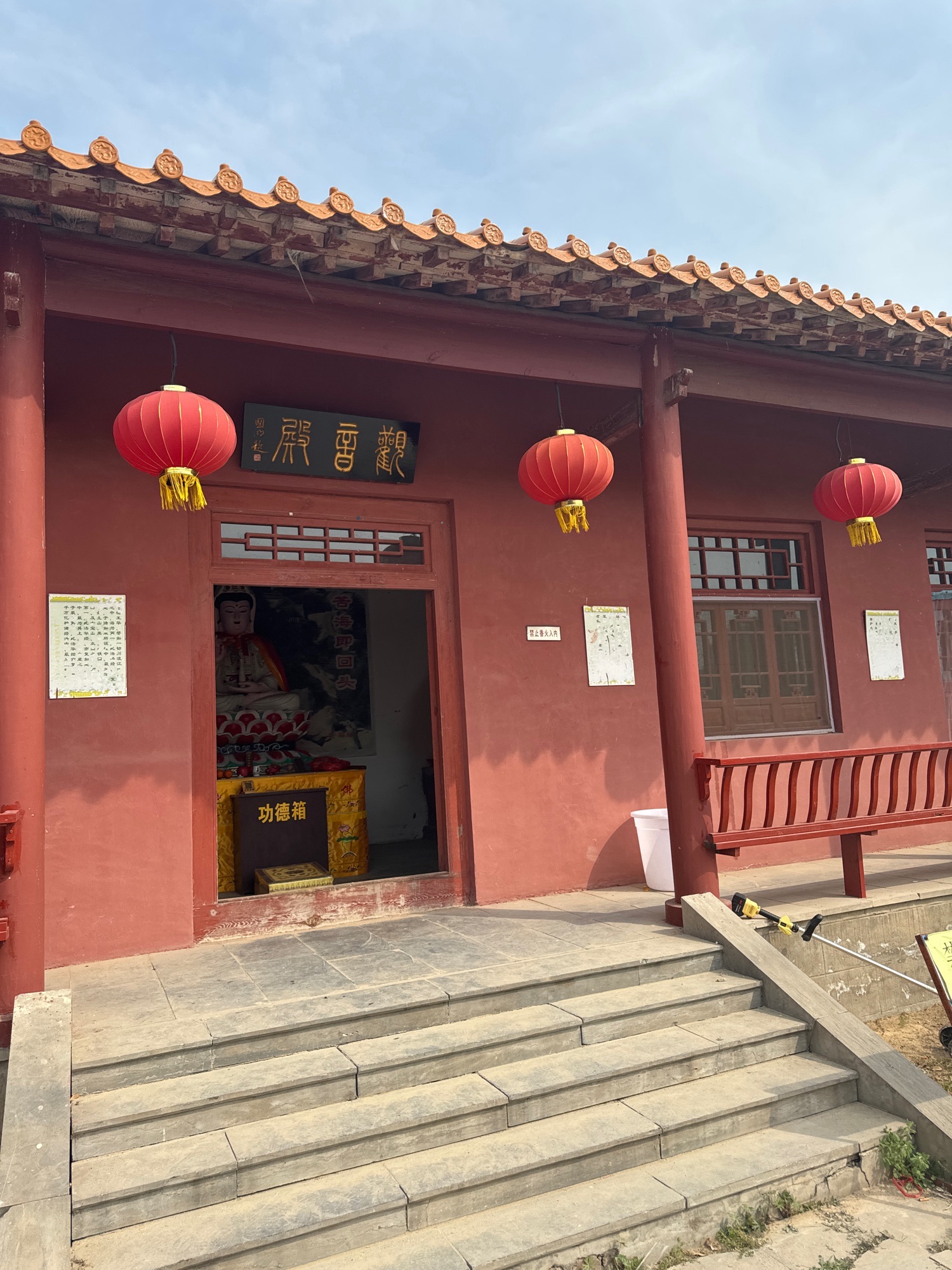 白衣殿寺实景照片