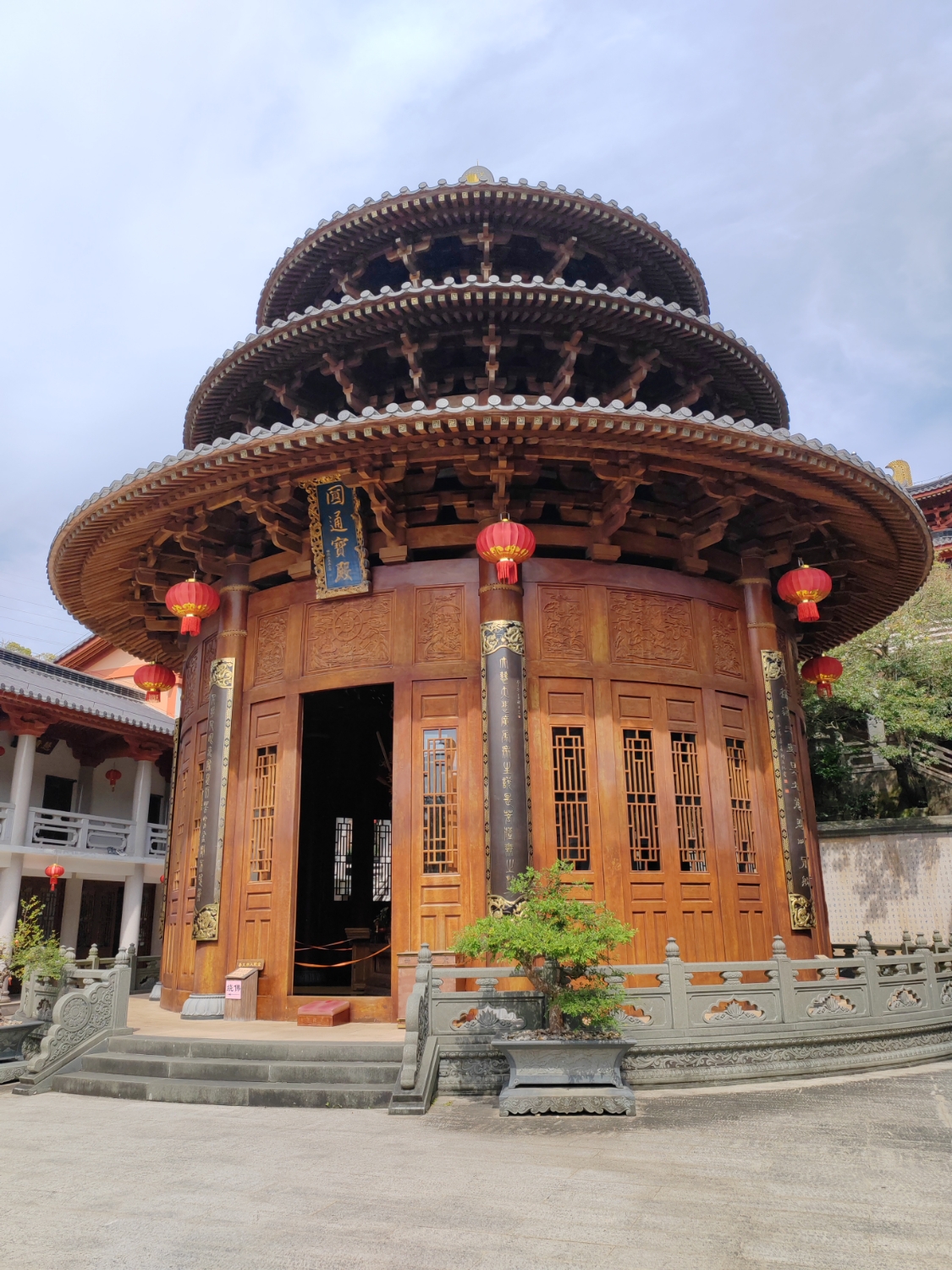 厦门园林植物园-圆通宝殿实景照片