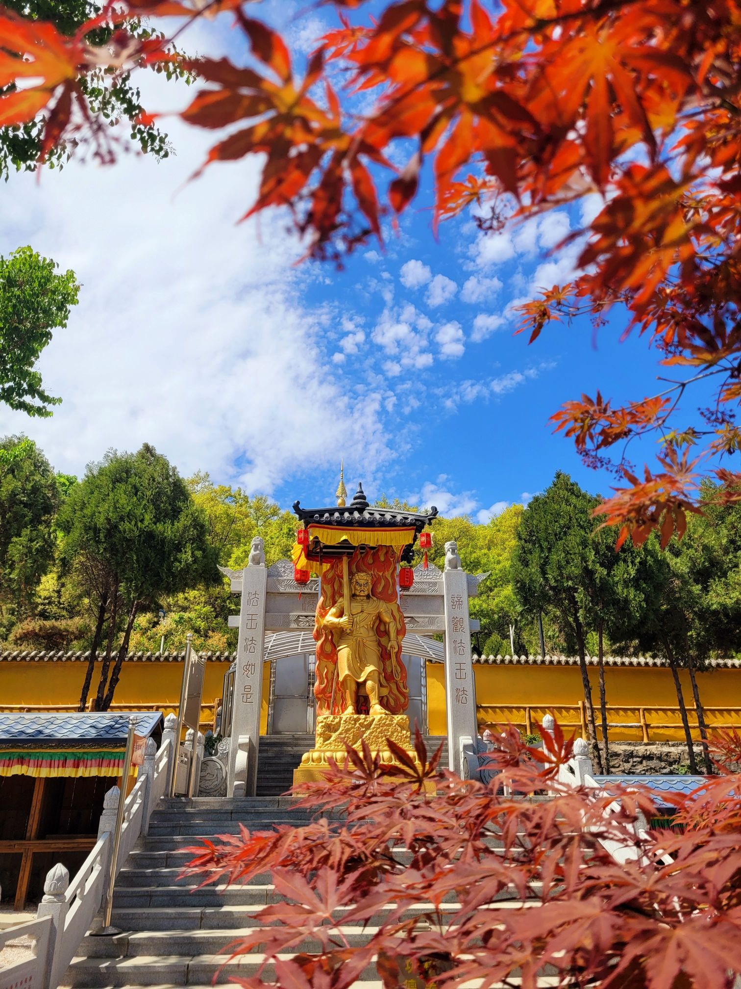 云栖禅寺燃香处实景照片