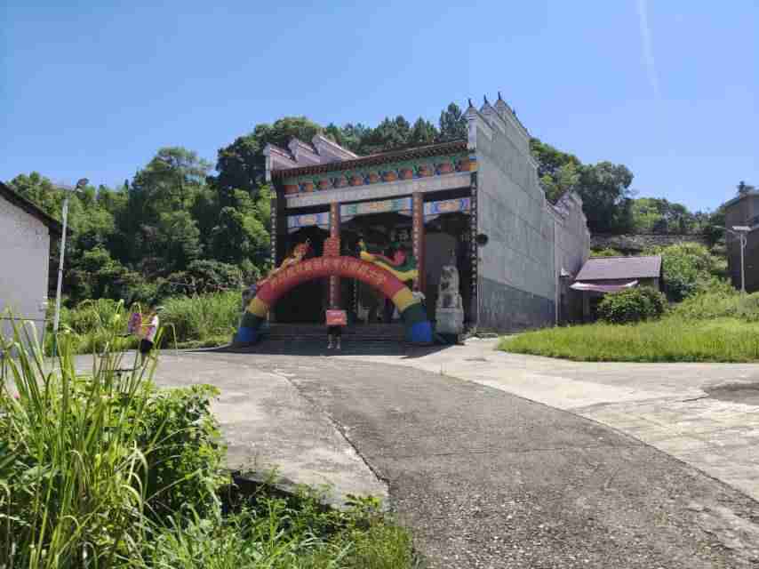 卷山村江背祠堂实景照片