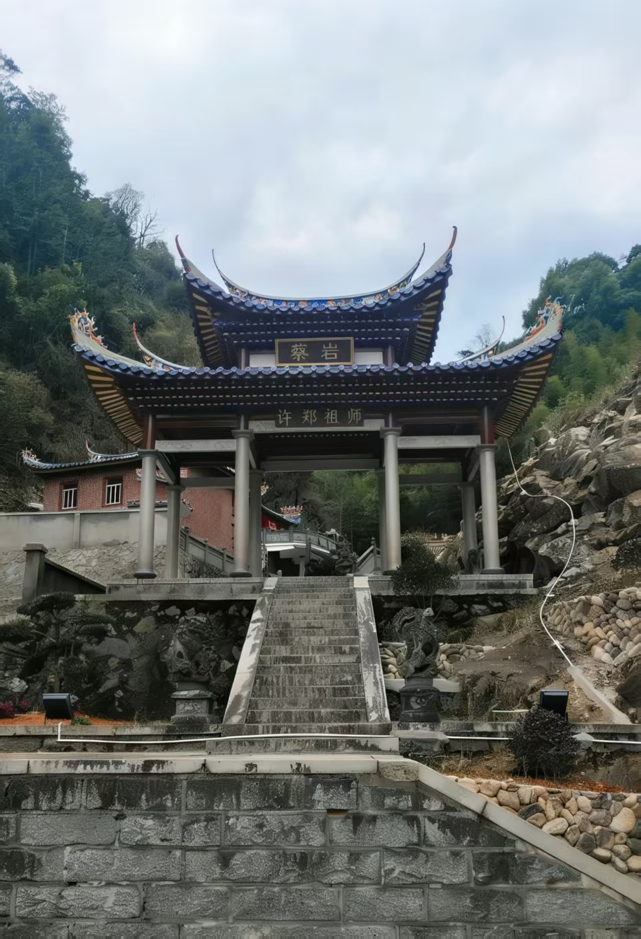 德化蔡岩许郑祖师实景照片
