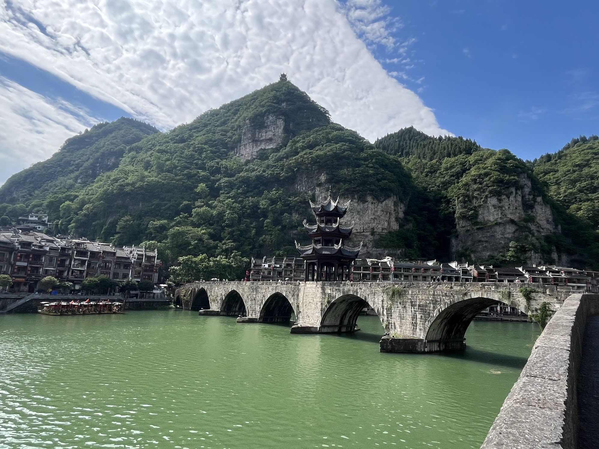 青龙洞寺实景照片