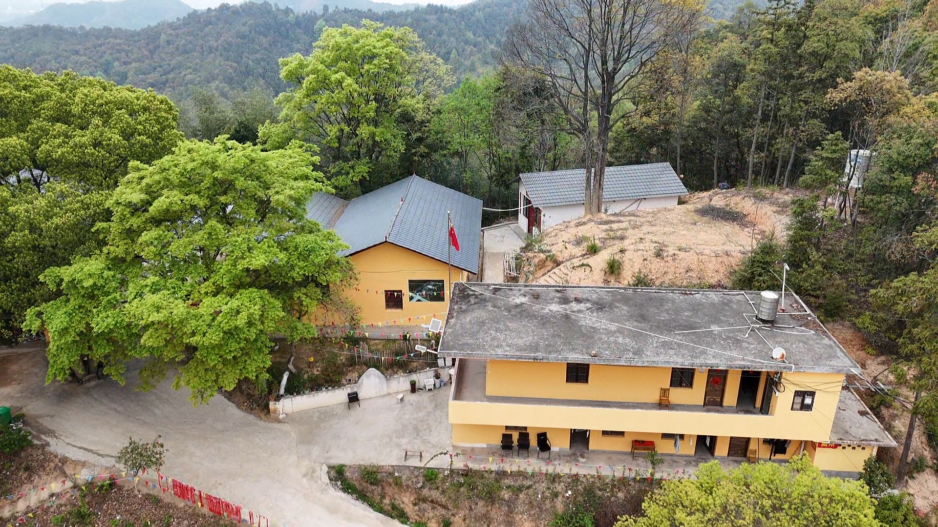 赣县万灵山寺实景照片