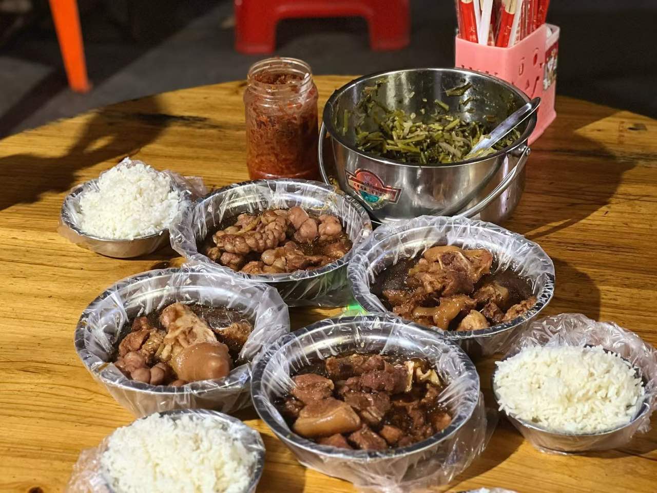 三点钟猪脚饭