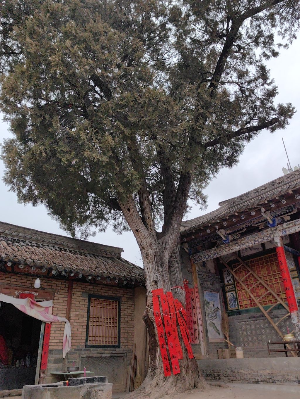 青龙山财神爷庙实景照片