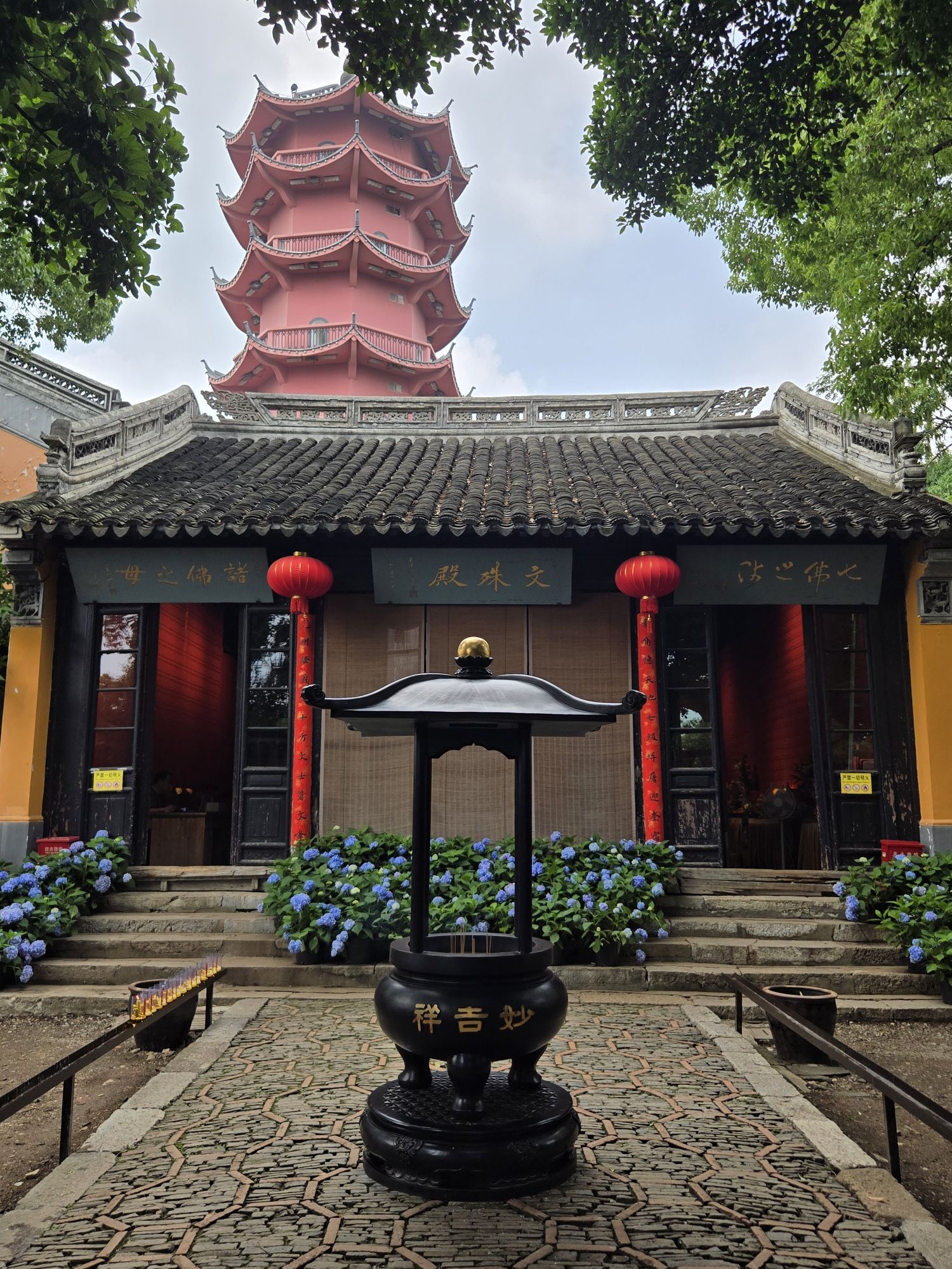 龙光寺实景照片