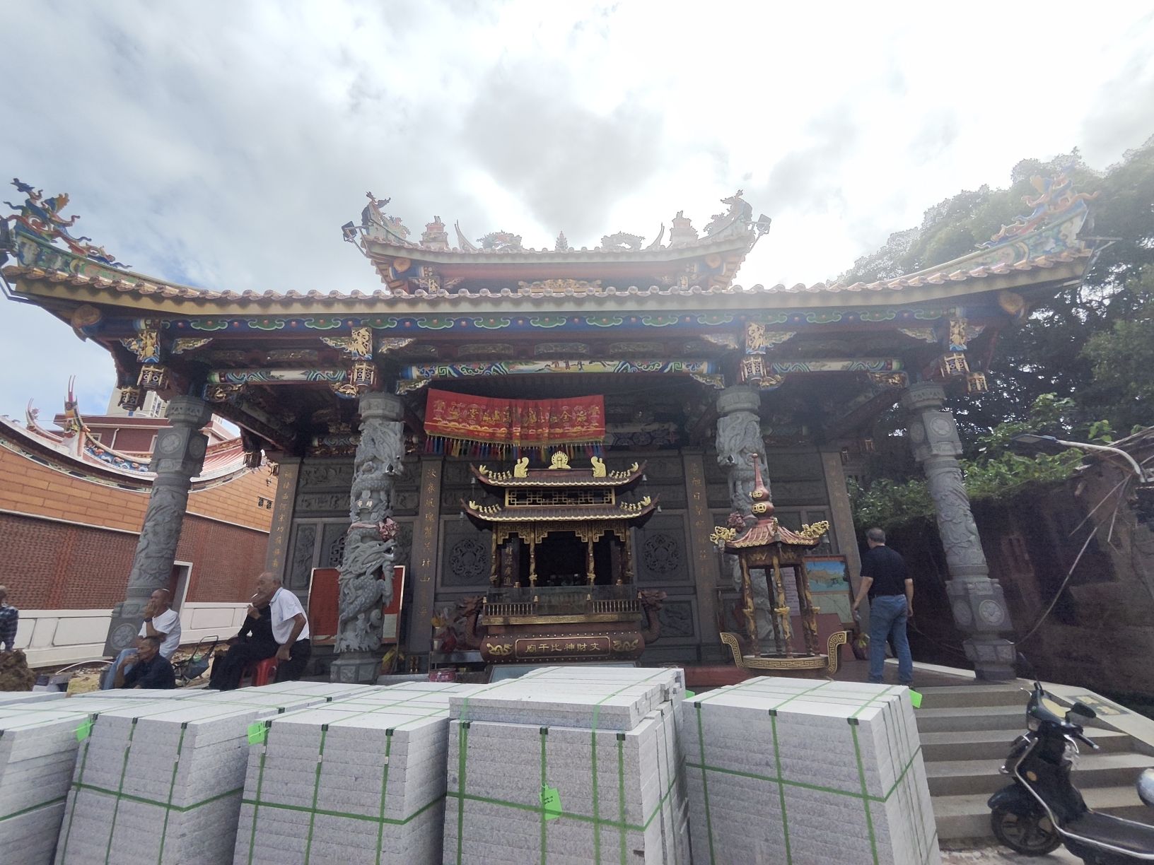 文财神比干庙实景照片