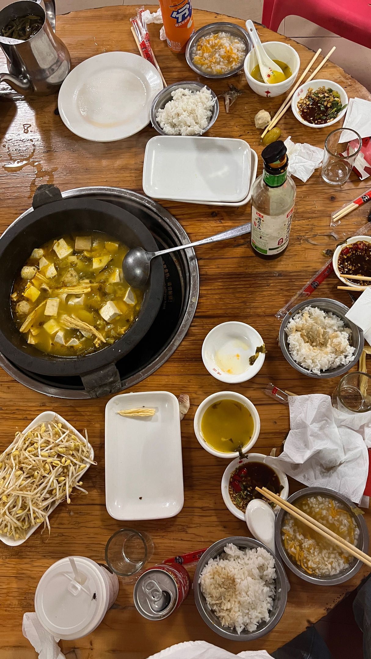 石锅三酸鱼汤店