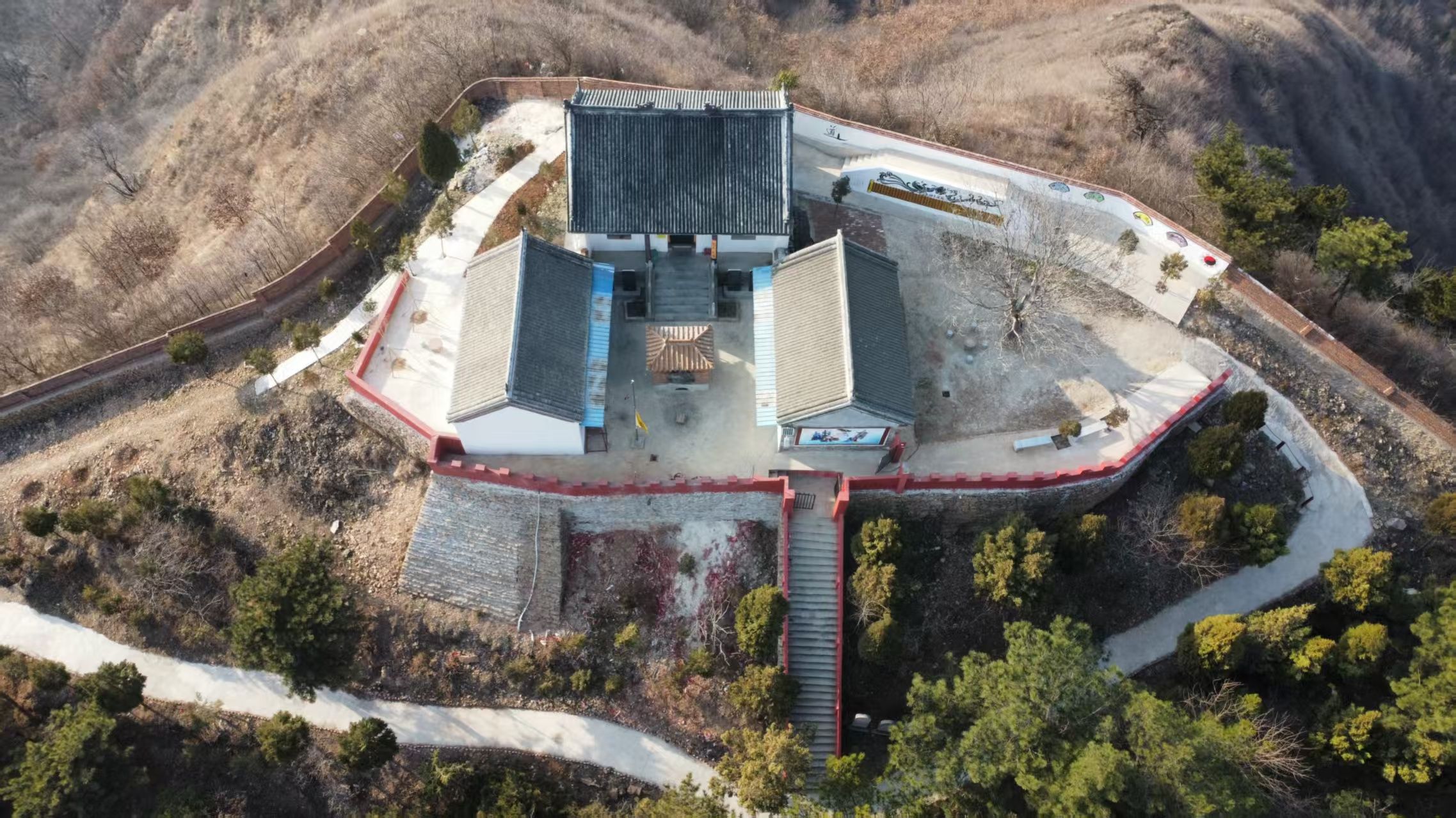 龙凤山道观实景照片