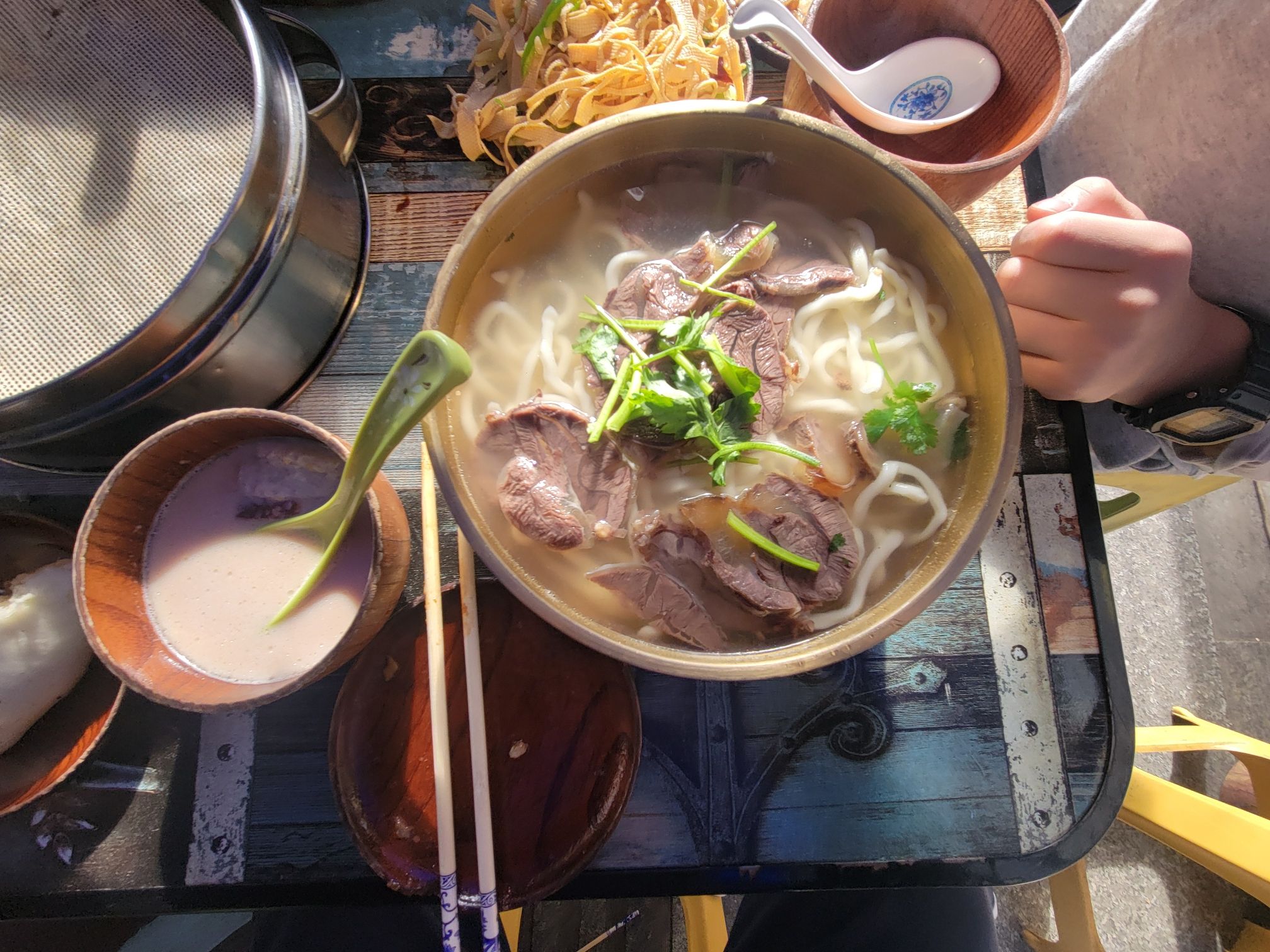 乌力吉塔拉奶茶馆