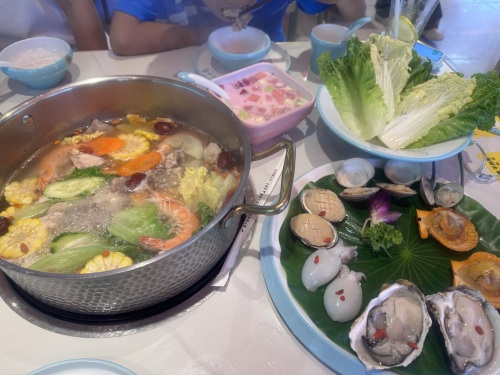 王小椰糟粕醋海鲜椰子鸡火锅(天涯小镇黑龙街店)