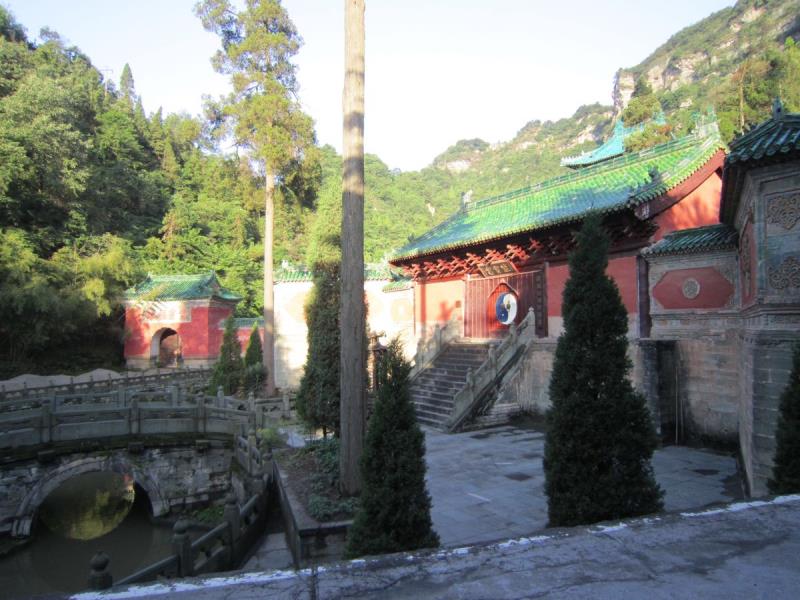 龙虎殿实景照片
