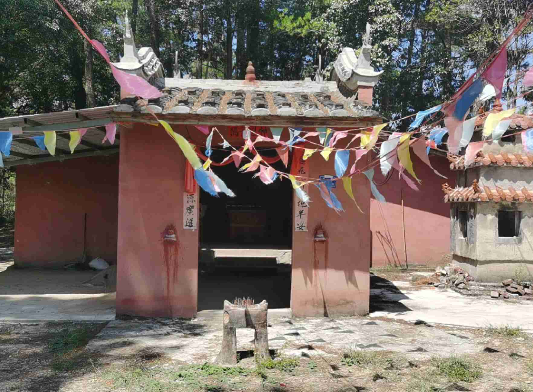 坑兜村连公宝殿实景照片