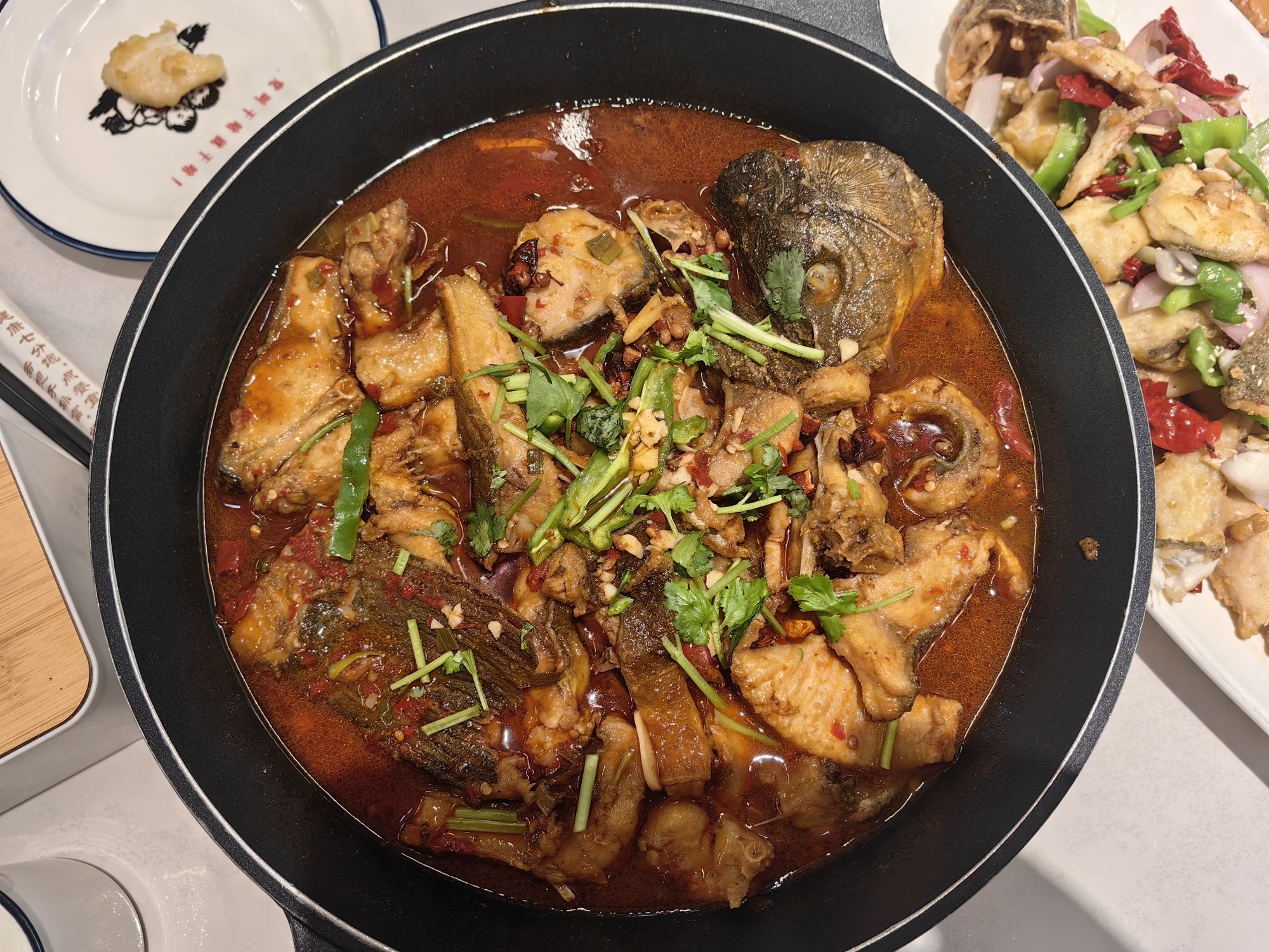 小乡村熬鱼馆