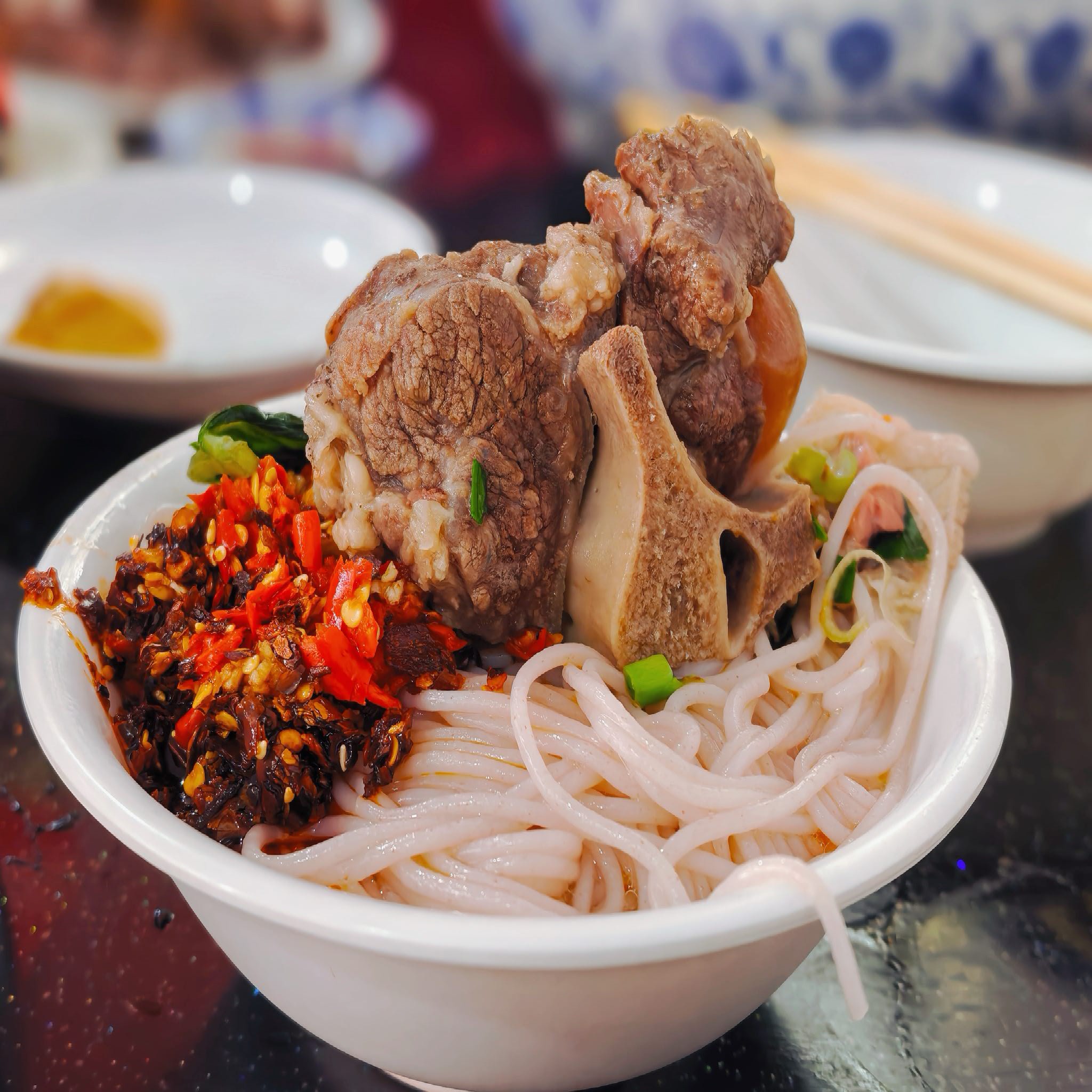 春萍带皮牛肉米线火锅店
