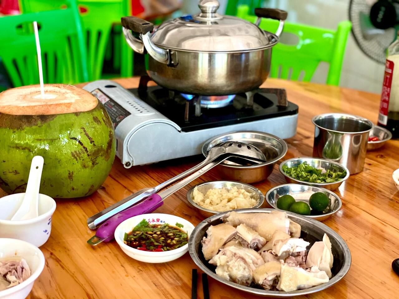 荣发鸡饭店