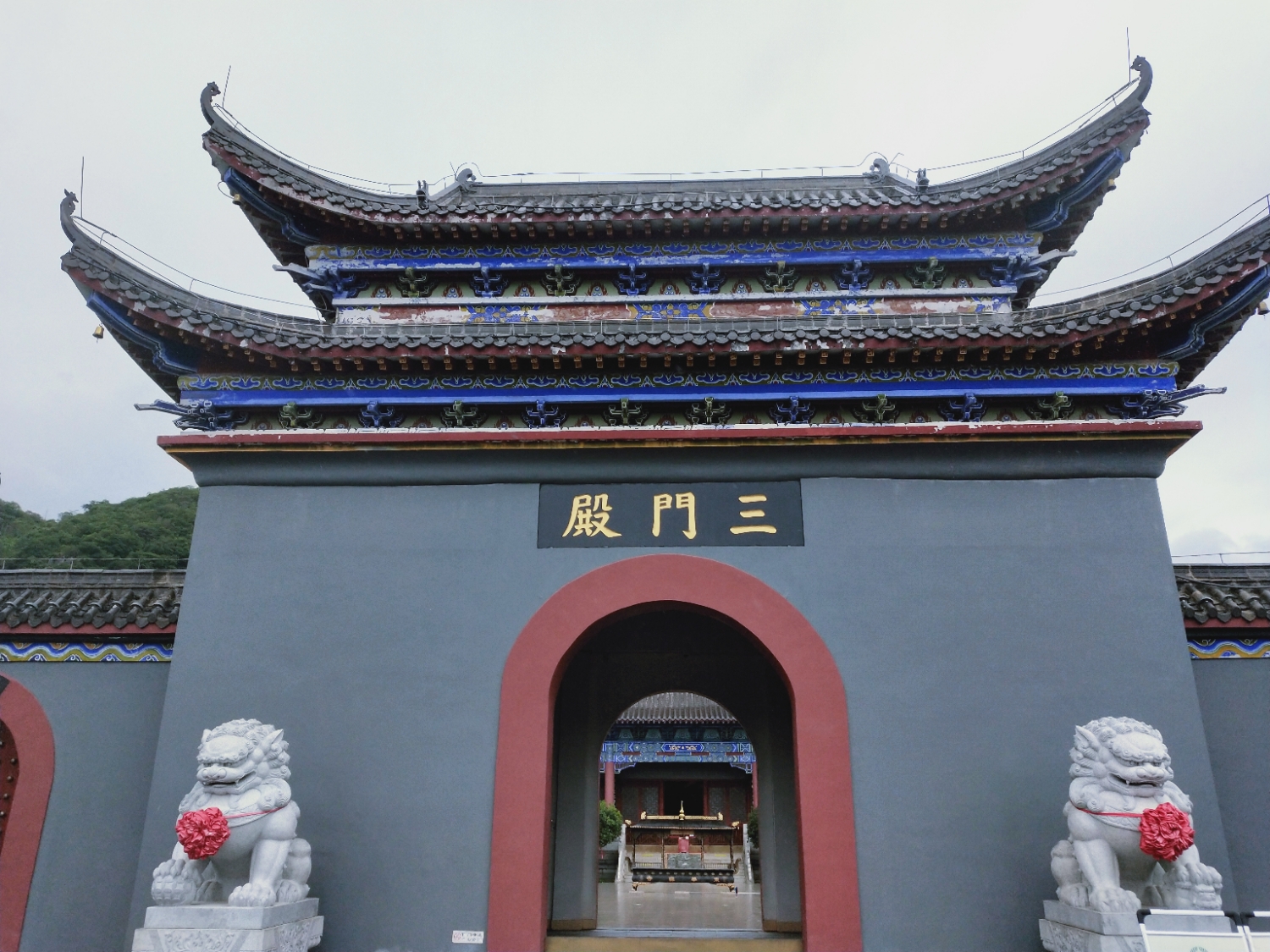 东华禅寺-三门殿实景照片