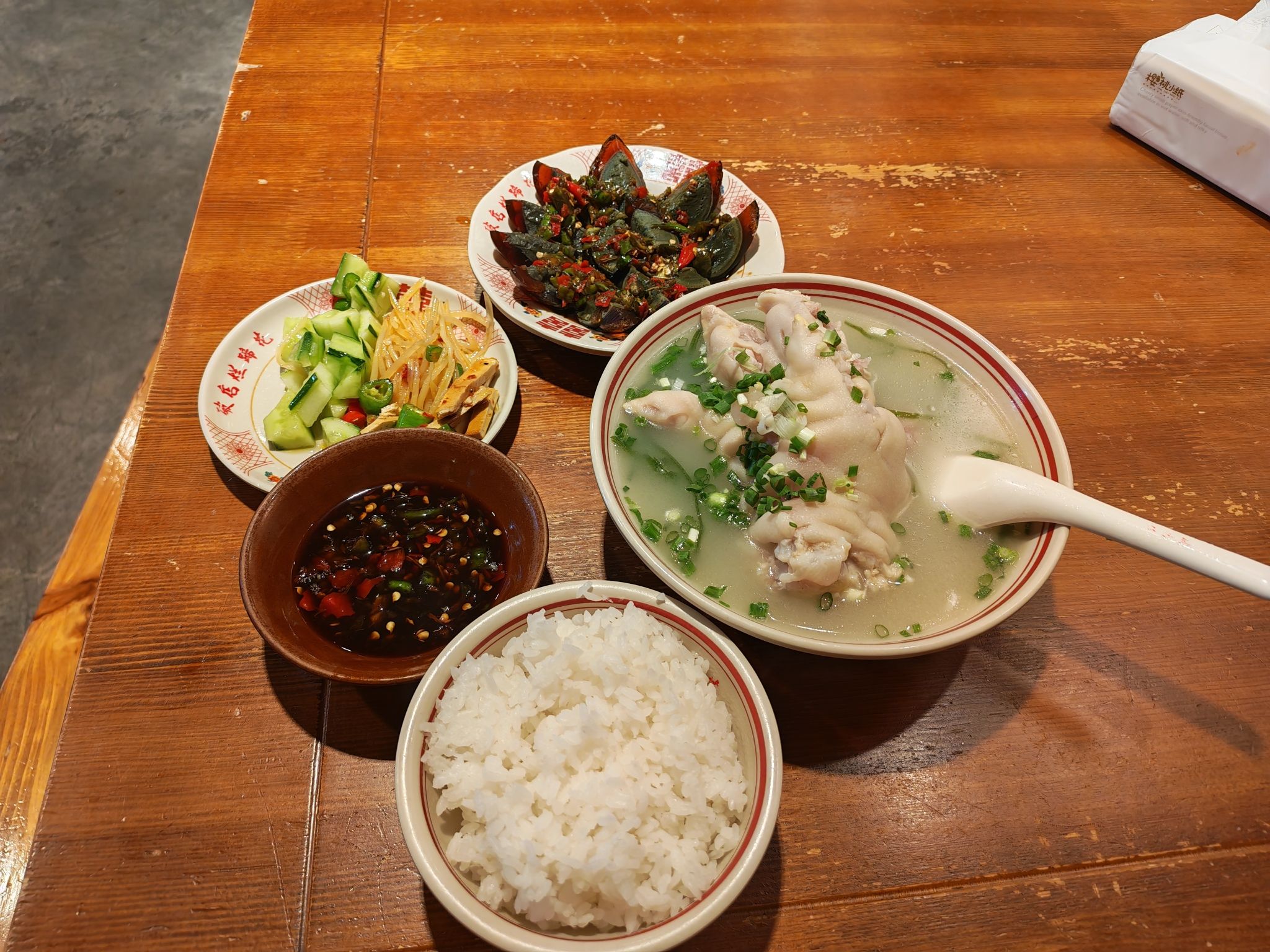 老方桌烂蹄花(小金店)