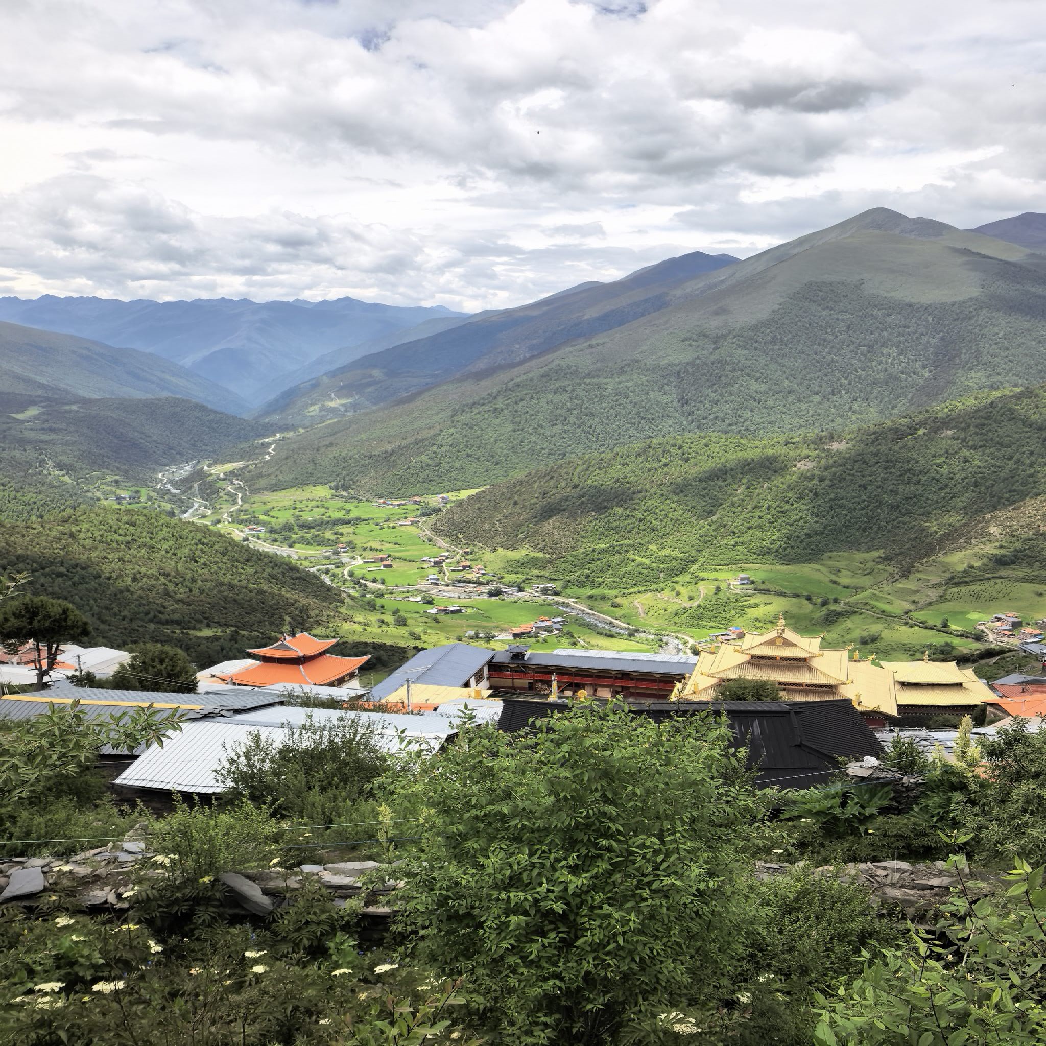 木雅古瓦寺实景照片