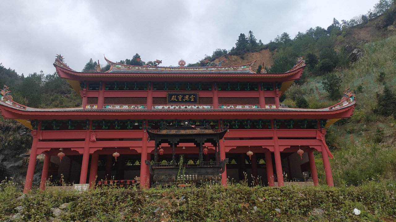 东坑村灵兴岩寺实景照片