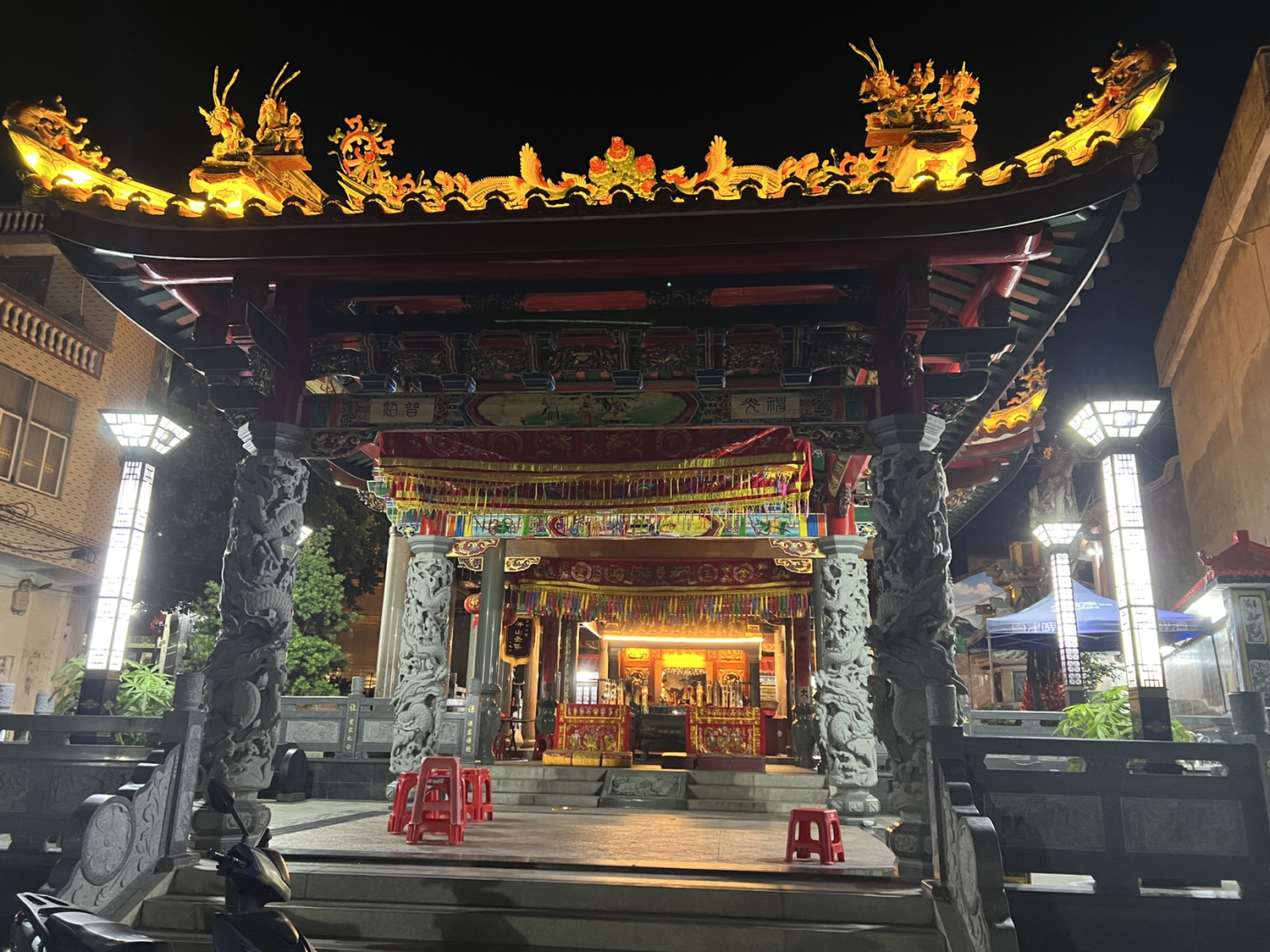 开山圣侯实景照片