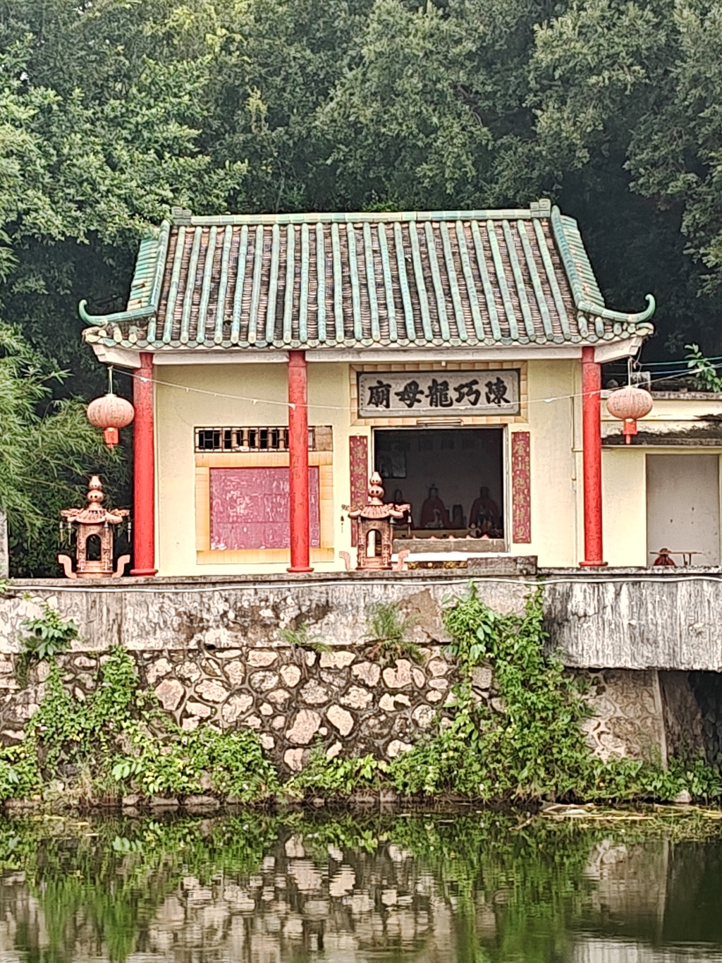 陈巧龙母庙实景照片
