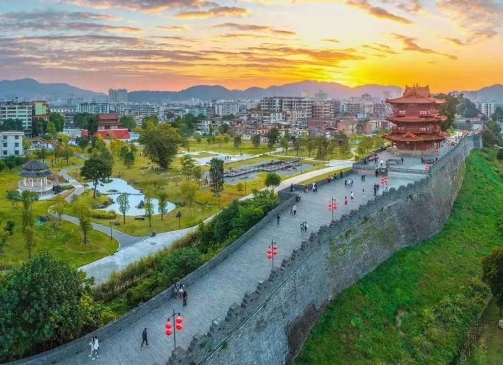 披云楼景点图片