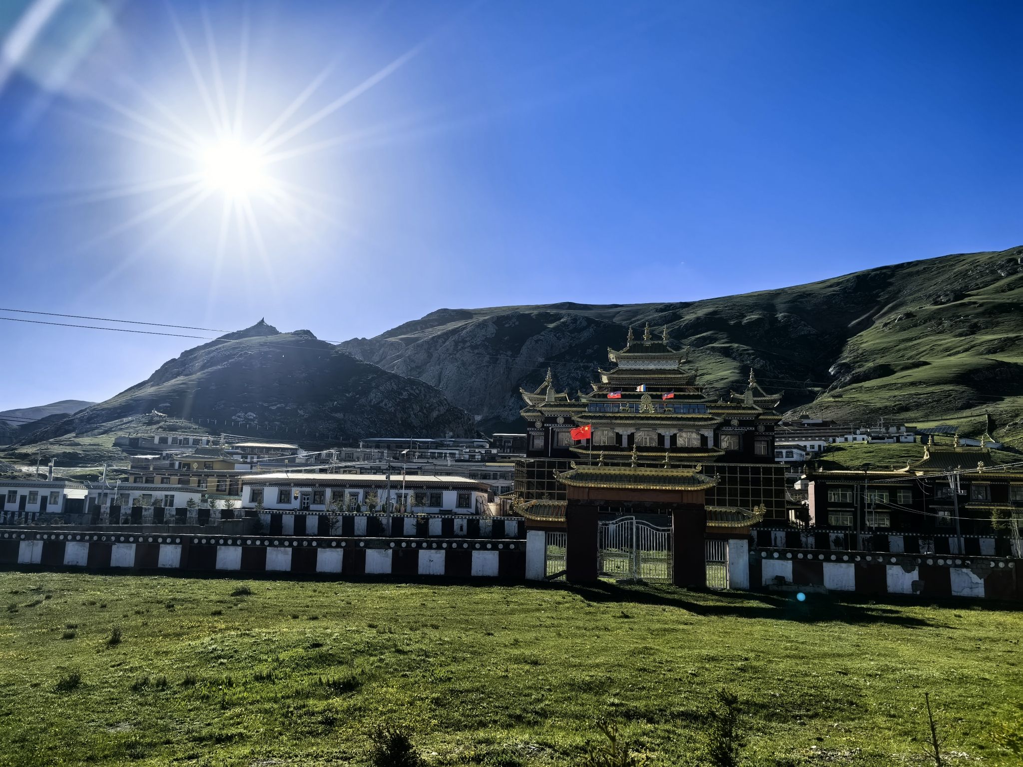 竹巴寺实景照片