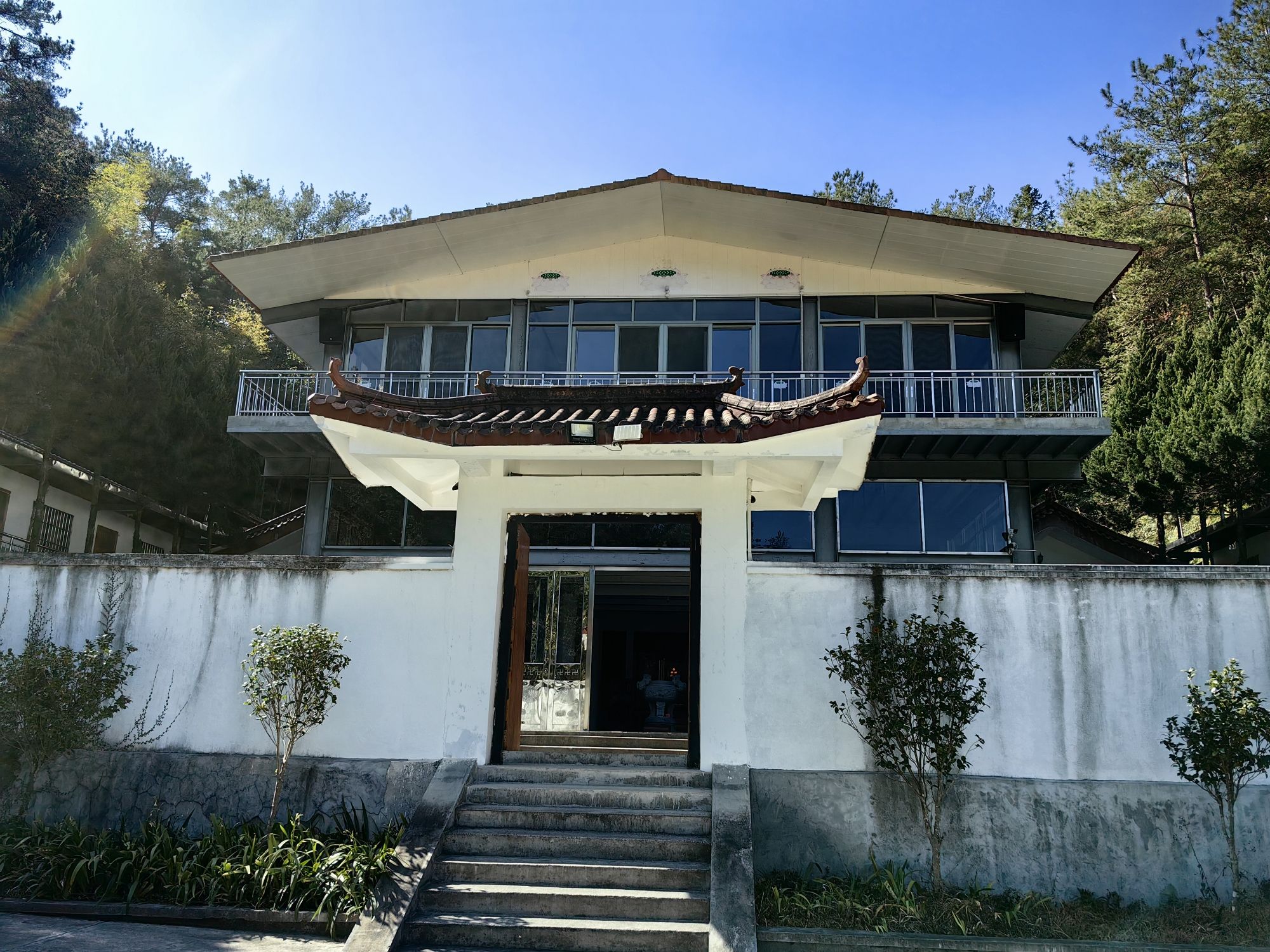 藏龙寺实景照片