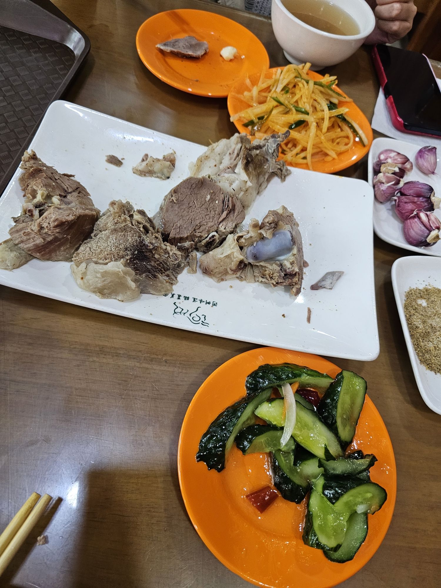俄界纯汤牛肉面馆