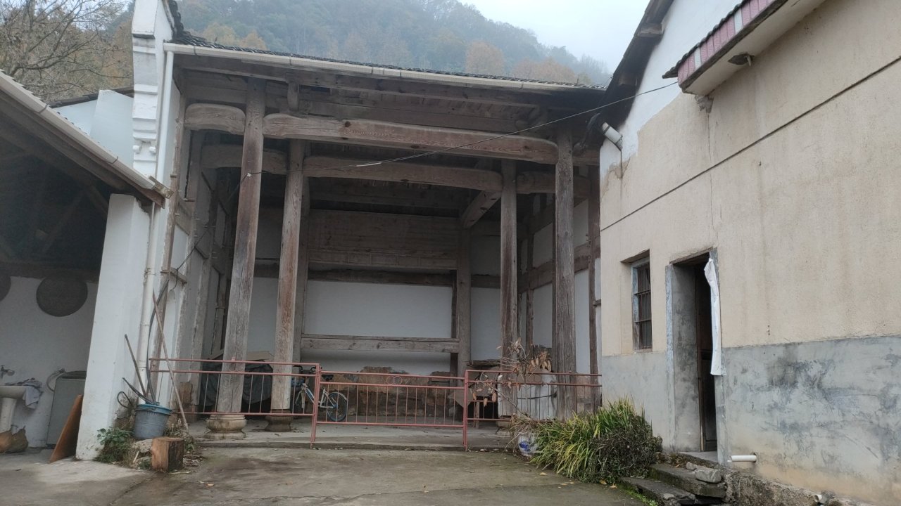 领脚祠堂实景照片