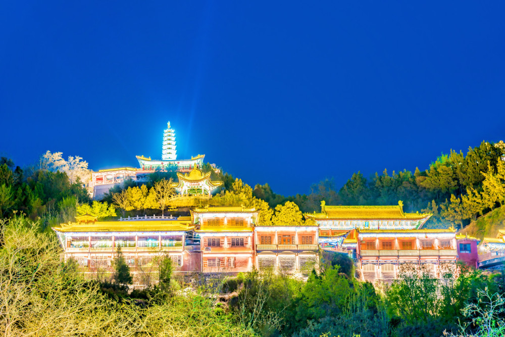 白塔山公园景点图片