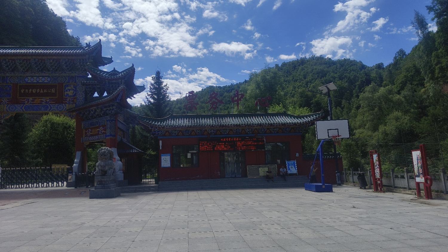 竹林寺石窟实景照片