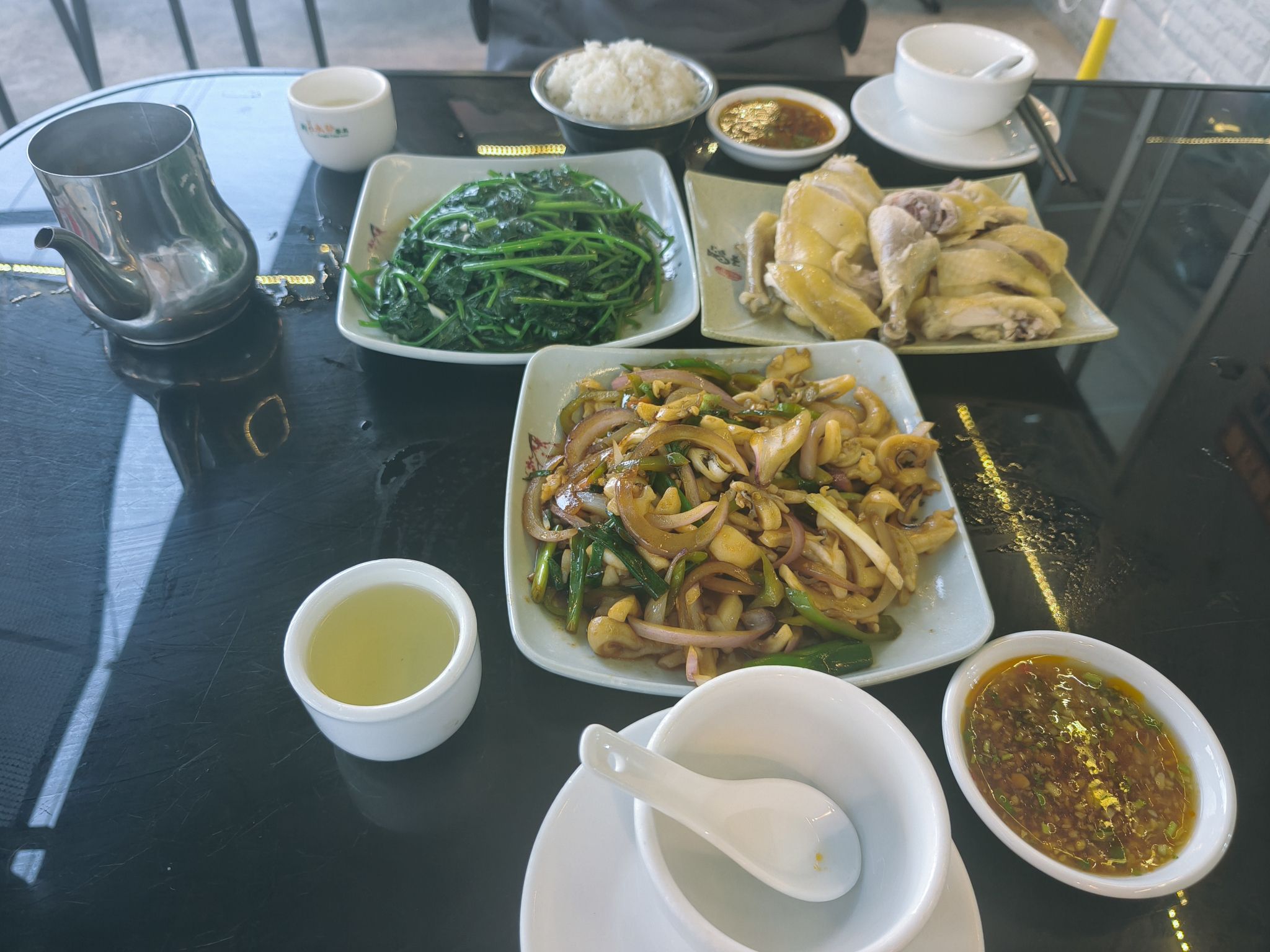 猪脚二鸡饭店