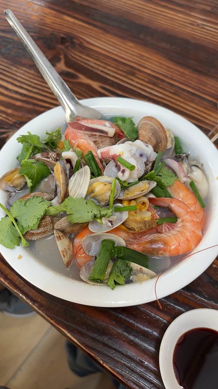海鲜汤与金针牛(海景三区店)