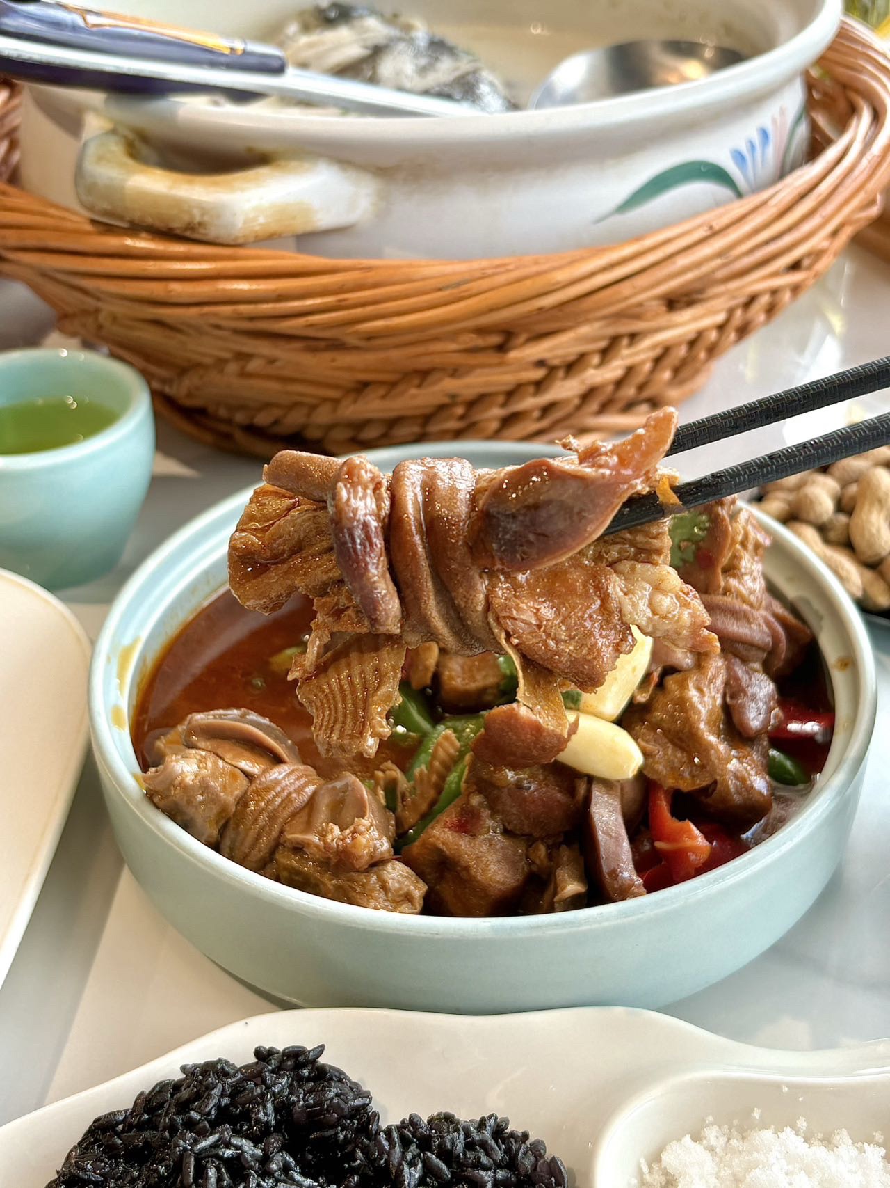 香园楼饭店·大鱼头·老字号(茅山东方盐湖城店)