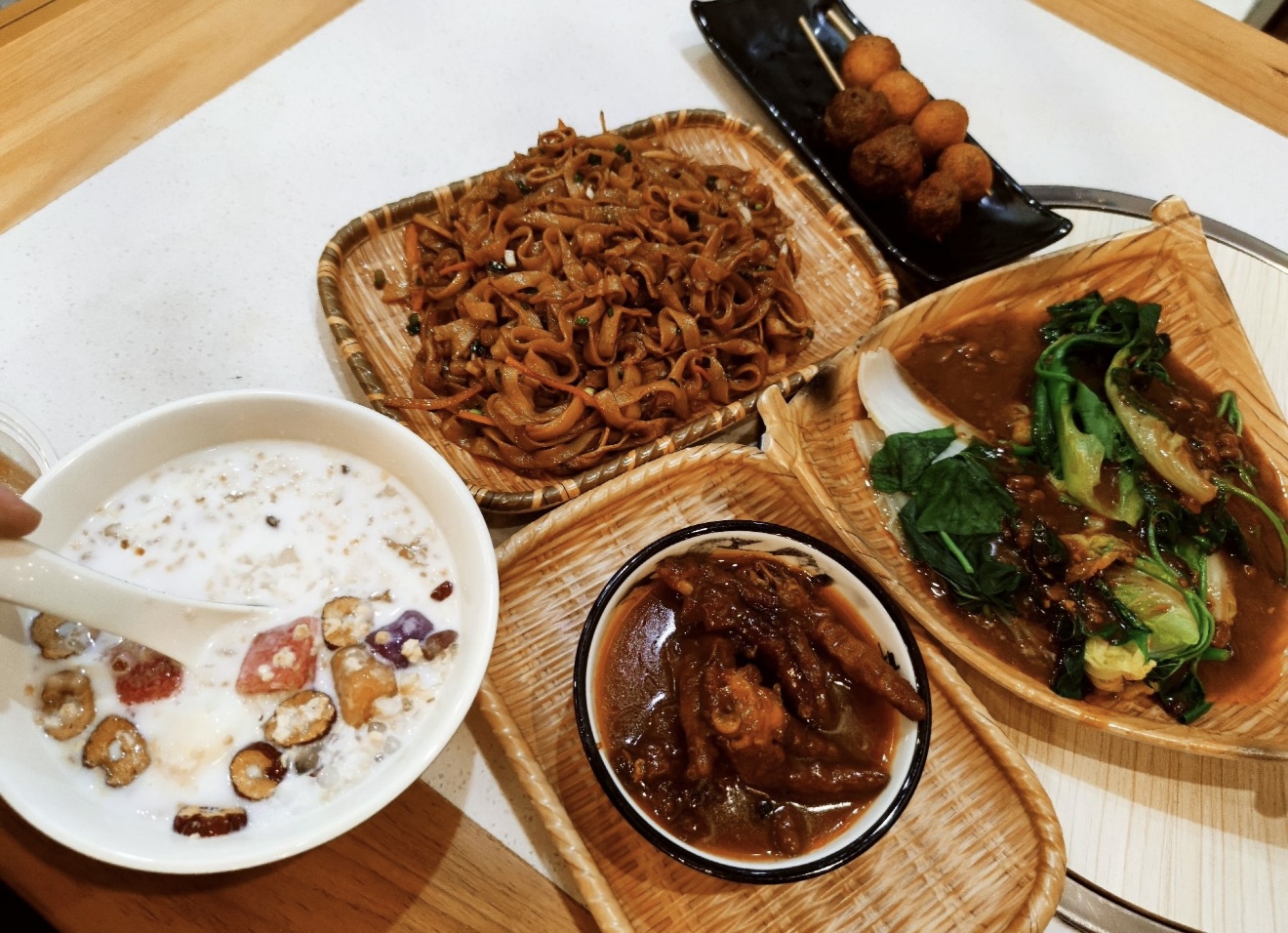 明记椰园海南清补凉·椰子鸡·特色小吃(赤坎店)