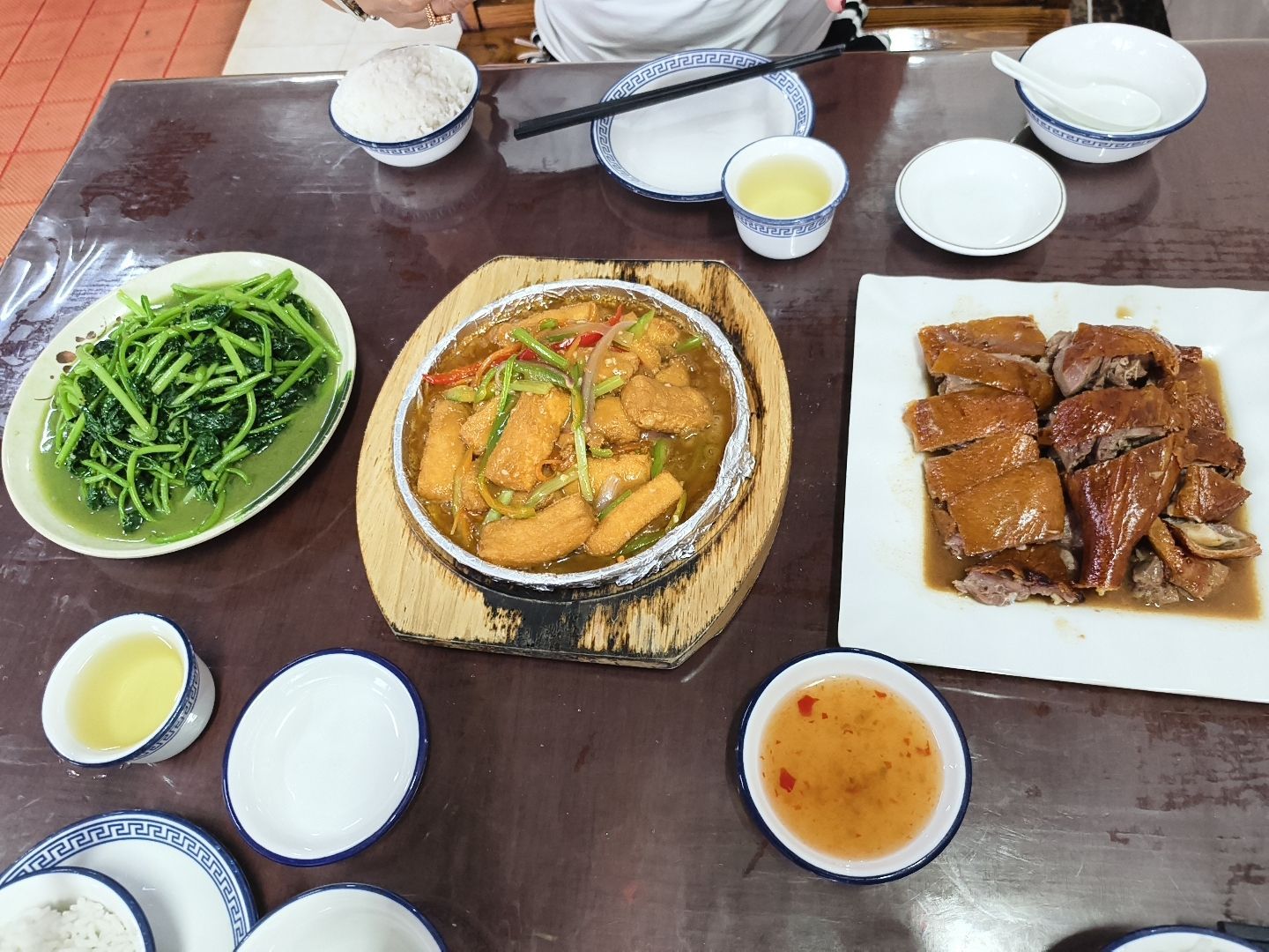 乡村烧鹅经济饭店
