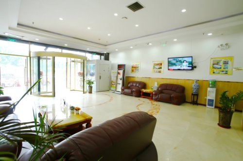 昌里酒店(石家庄火车站西广场店)