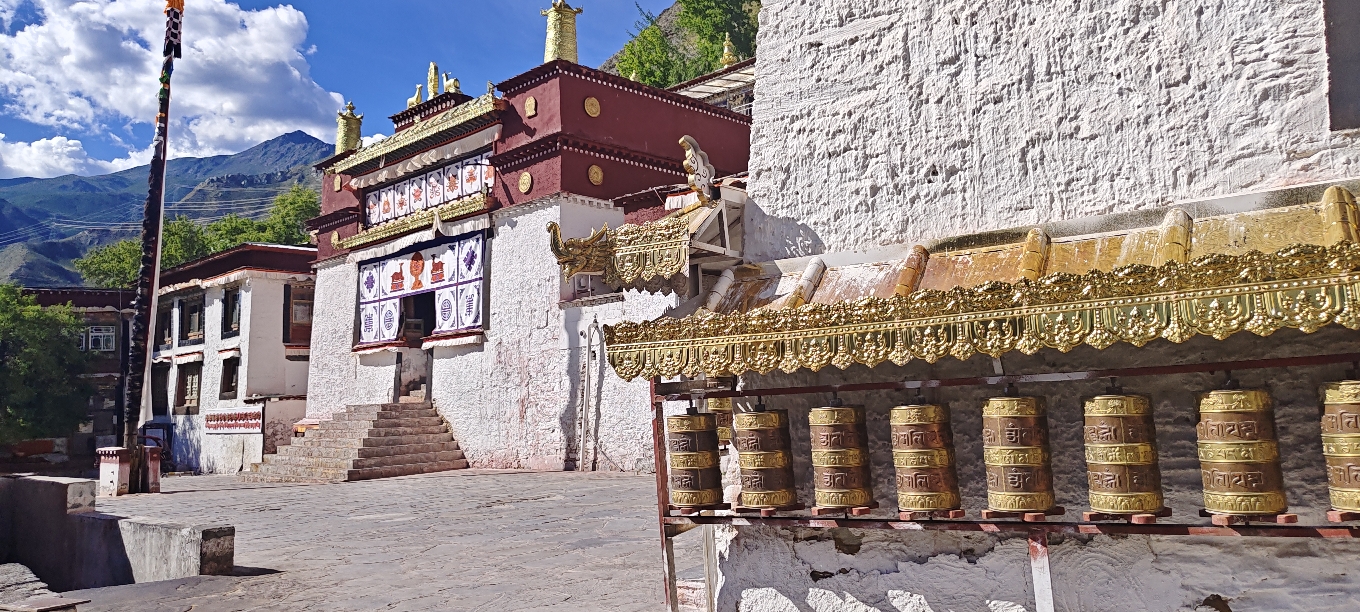 巴尔曲德寺实景照片